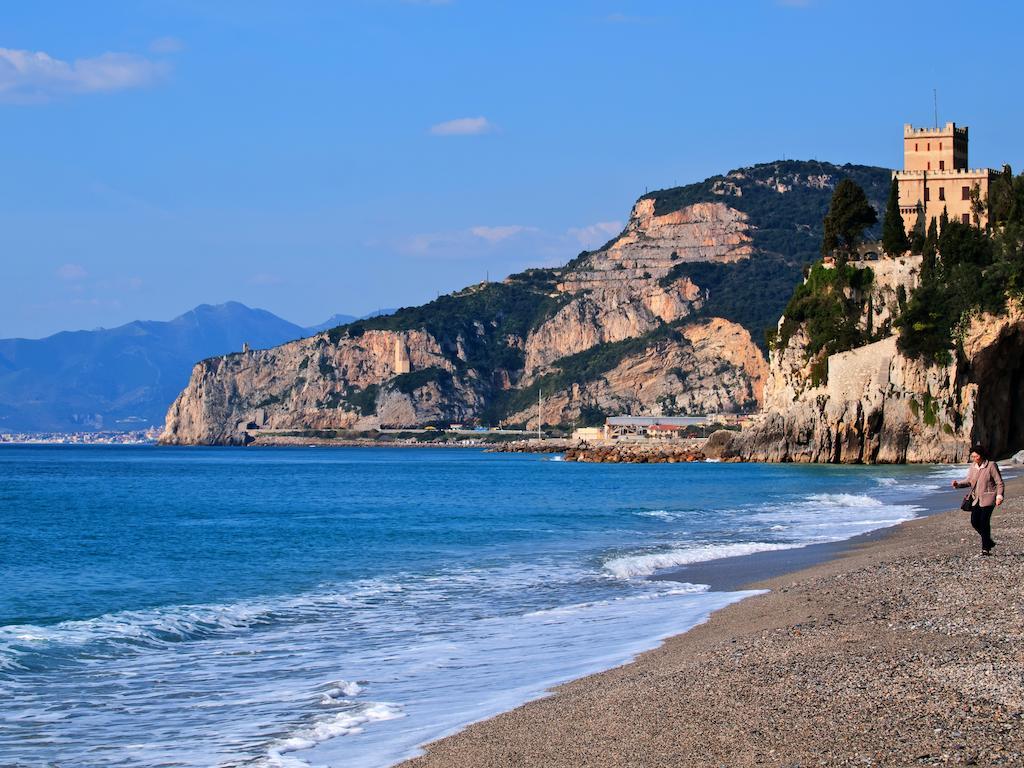 Tra Gli Ulivi Bed and Breakfast Pietra Ligure Εξωτερικό φωτογραφία