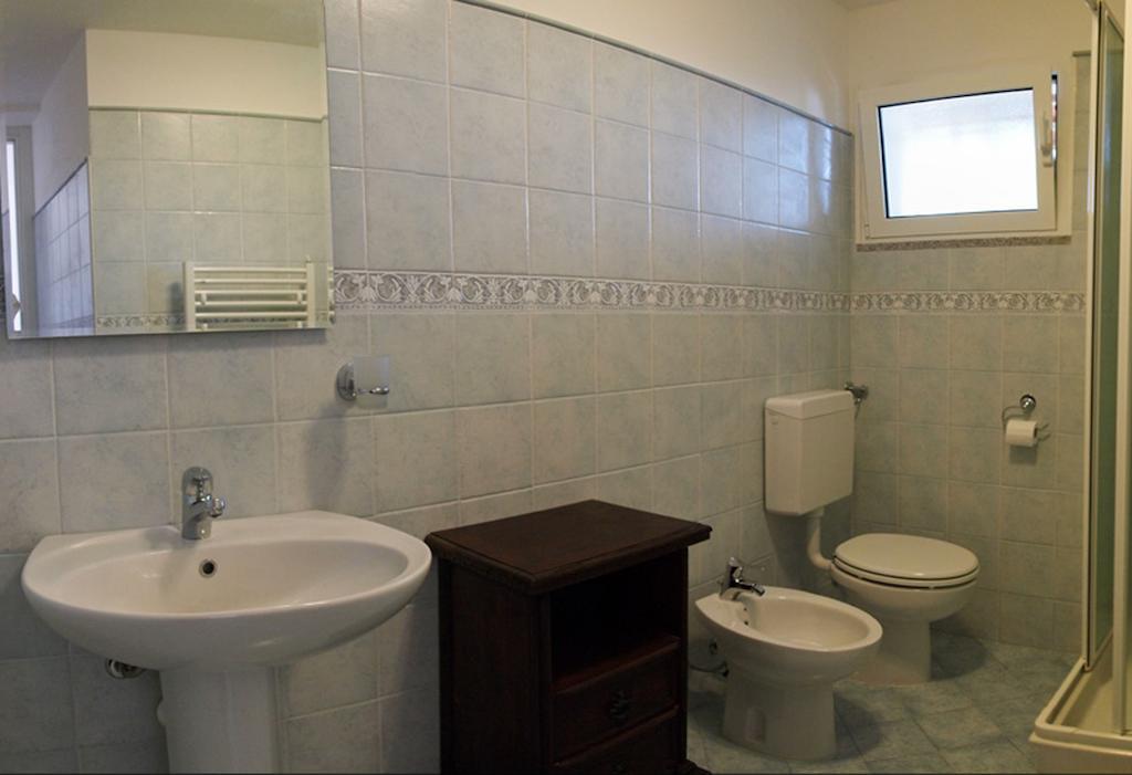Tra Gli Ulivi Bed and Breakfast Pietra Ligure Δωμάτιο φωτογραφία